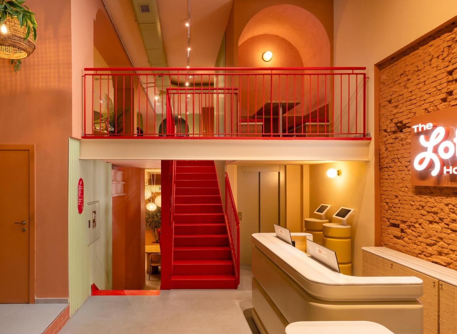 The Loft House Madrid Hostel Exterior photo