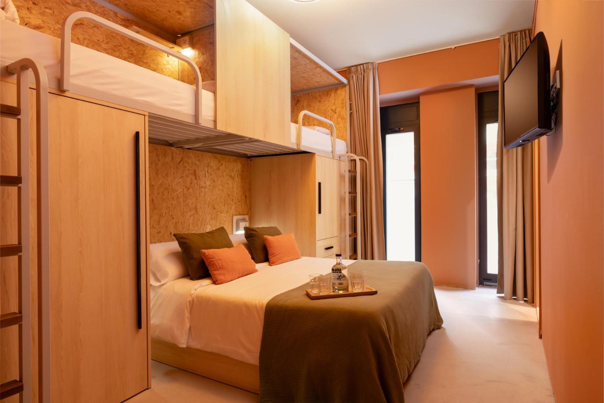 The Loft House Madrid Hostel Exterior photo