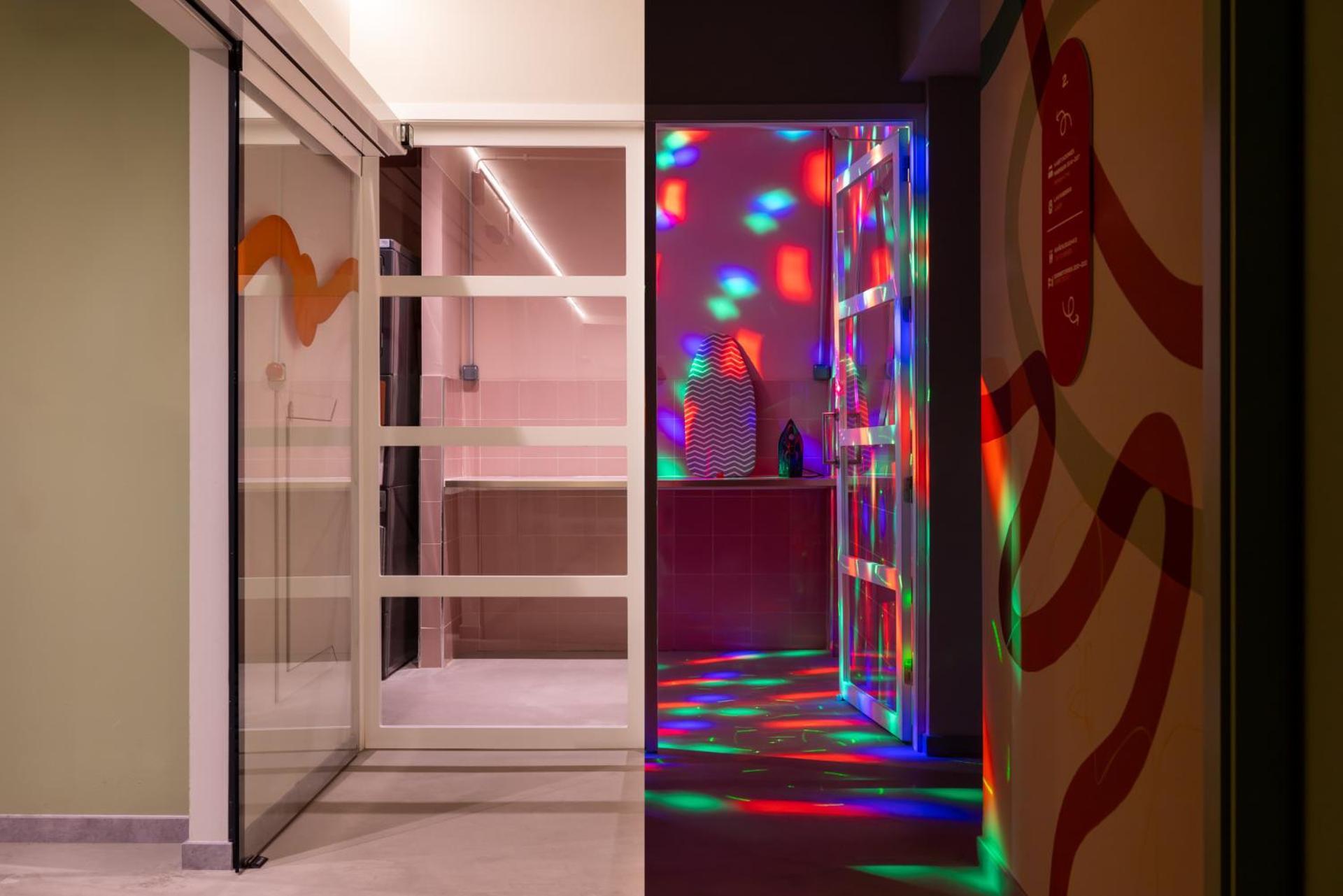 The Loft House Madrid Hostel Exterior photo