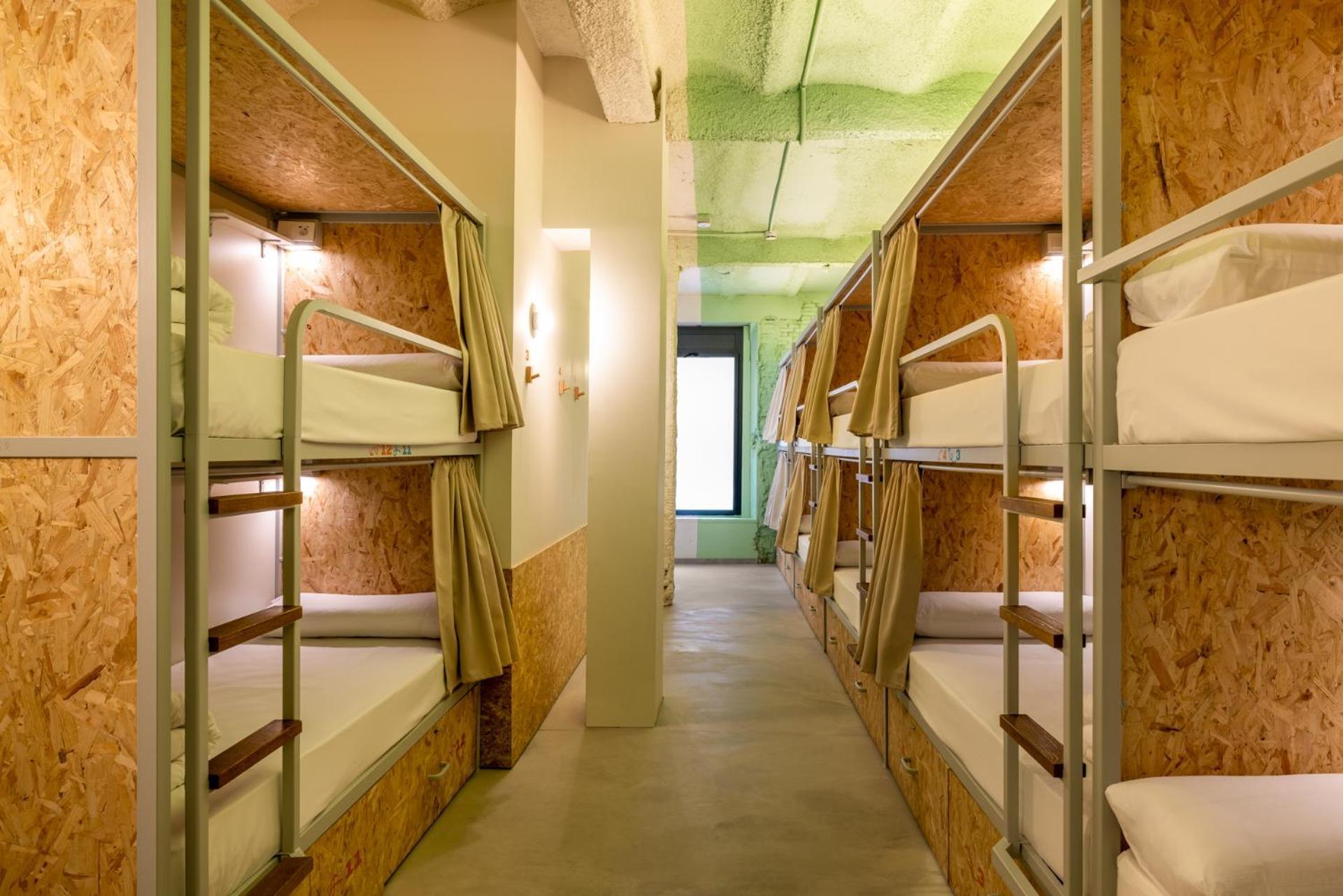 The Loft House Madrid Hostel Exterior photo