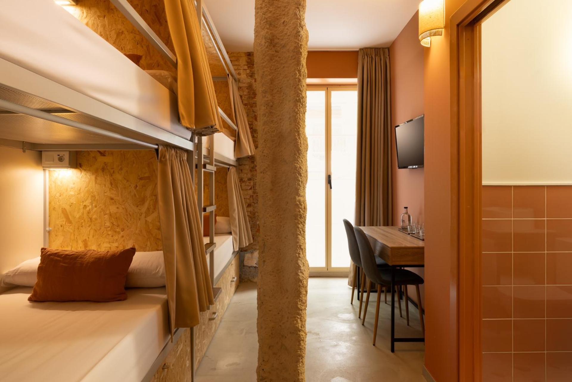 The Loft House Madrid Hostel Exterior photo