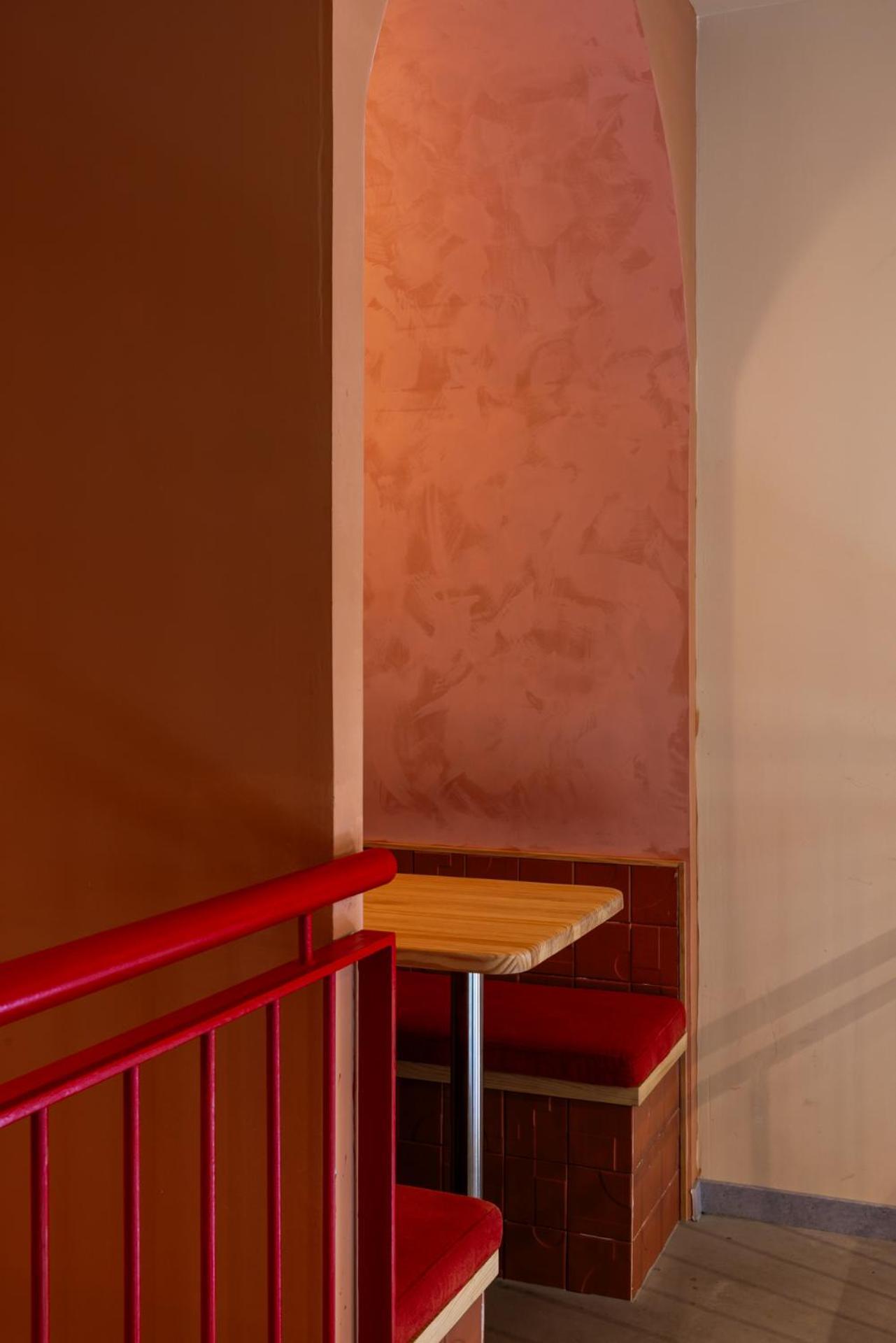 The Loft House Madrid Hostel Exterior photo